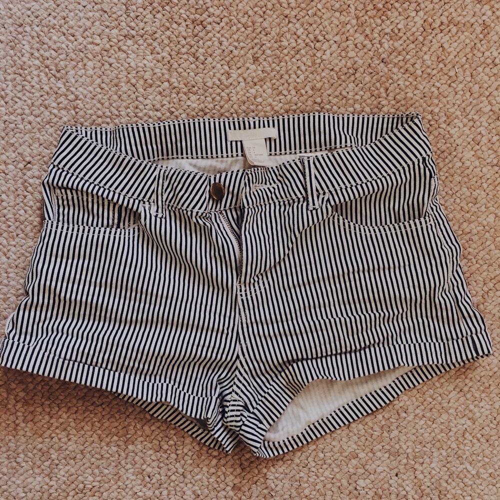 H&M shorts size 4